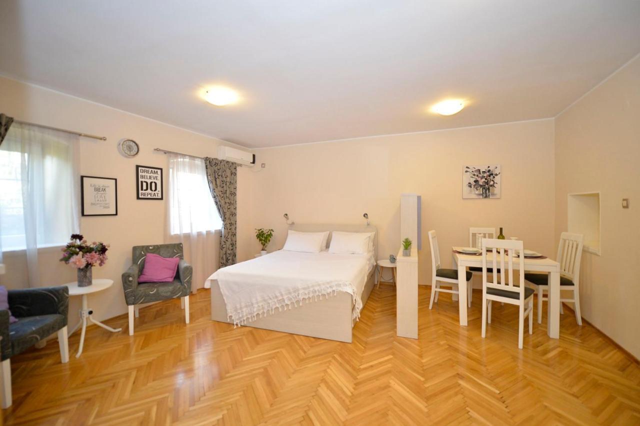Apartment Filip Kotor Exteriör bild
