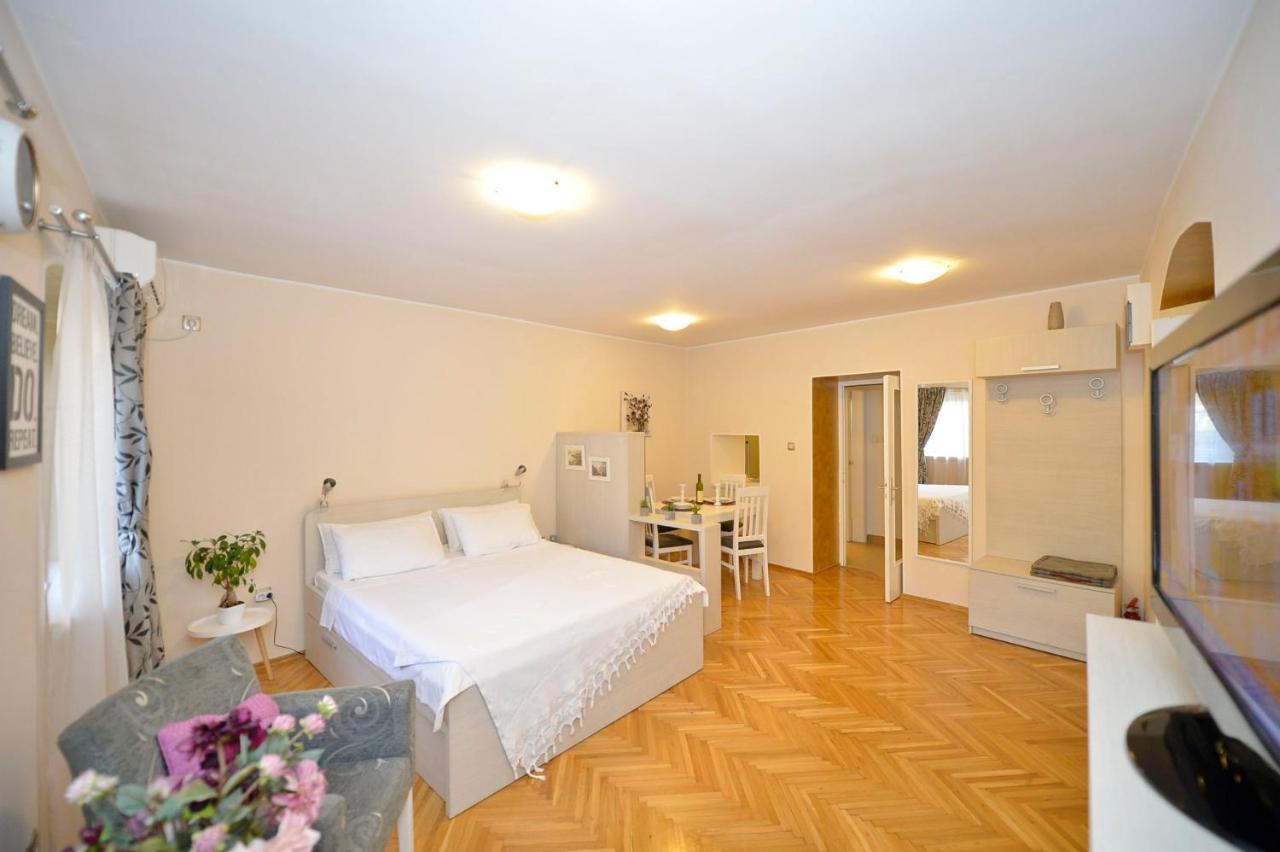 Apartment Filip Kotor Exteriör bild